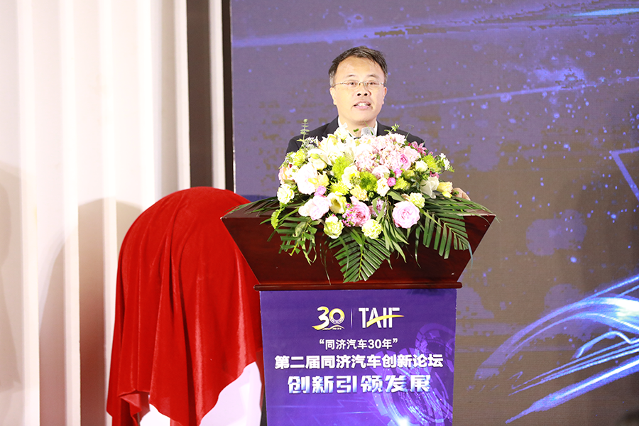 p站
校长助理余卓平 p站
校长助理余卓平